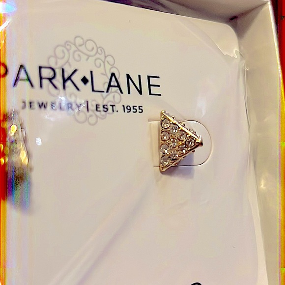 CRYSTAL PYRAMID - Picture 2 of 3